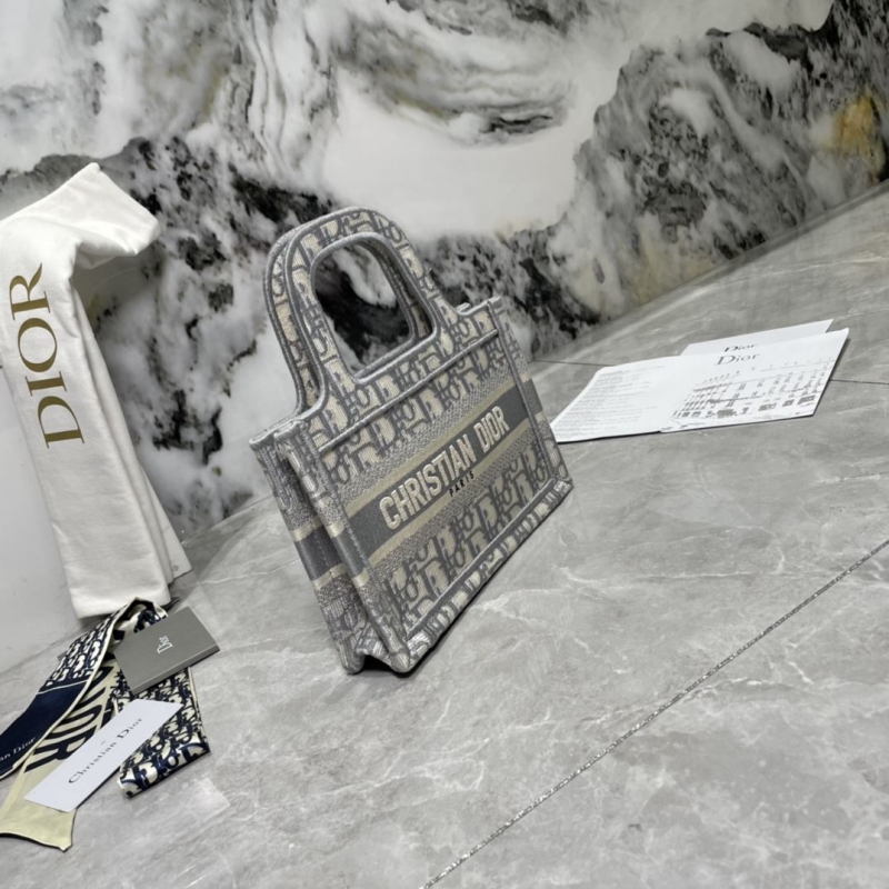 Dior Shopping Bags